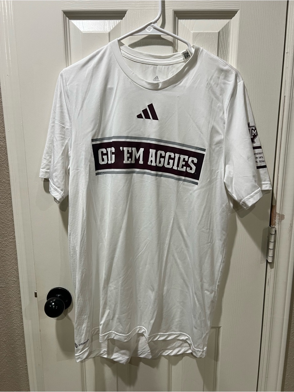 adidas White Tee with Maroon 'Gig 'Em Aggies' Graphic